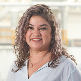 Estrella Román, Health Manager